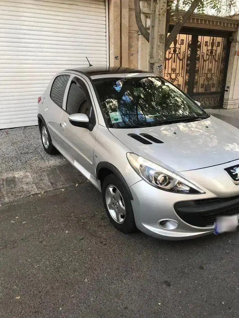 پژو ۲۰۷ سقف شیشه ای دنده ای فول آخر ۱۴۰۱ بیرنگ|خودرو سواری و وانت|اردبیل, |دیوار