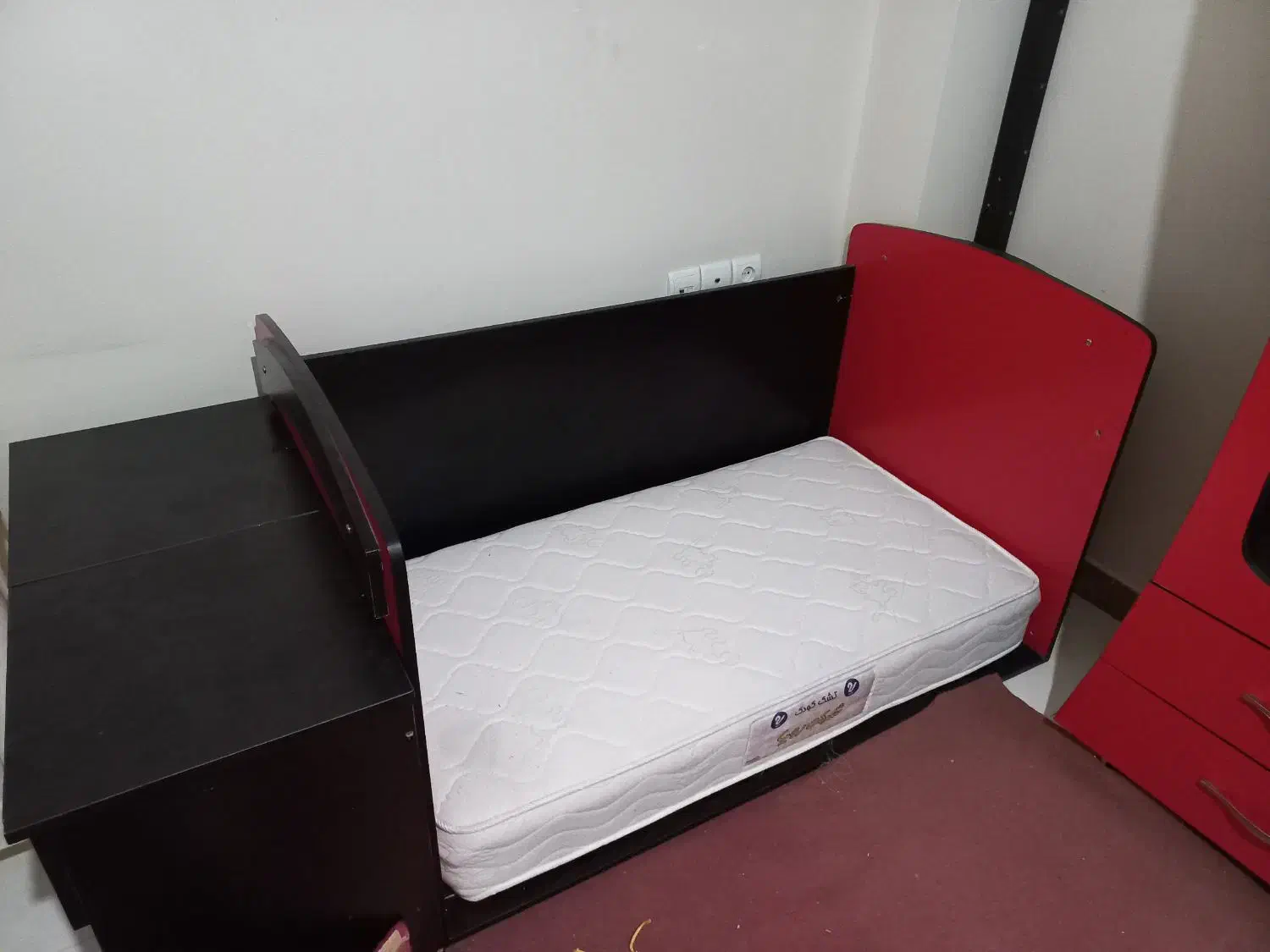 کمد بچه وتخت خواب جوانی ومیز کوچک وتشک|اسباب و اثاث بچه|شهریار, شهرک امیریه|دیوار