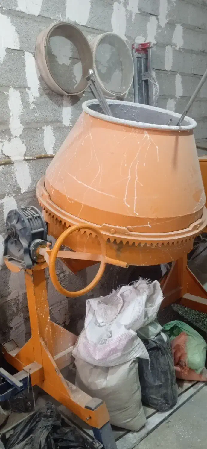 بتونیر250کیلوگرمی|مصالح و تجهیزات ساختمان|میاندوآب, |دیوار