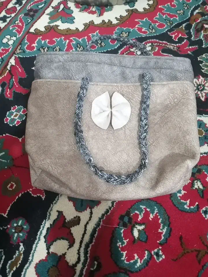 کیف بچگانه و جا وسیله ارایشی|کیف، کفش، کمربند|تویسرکان, |دیوار