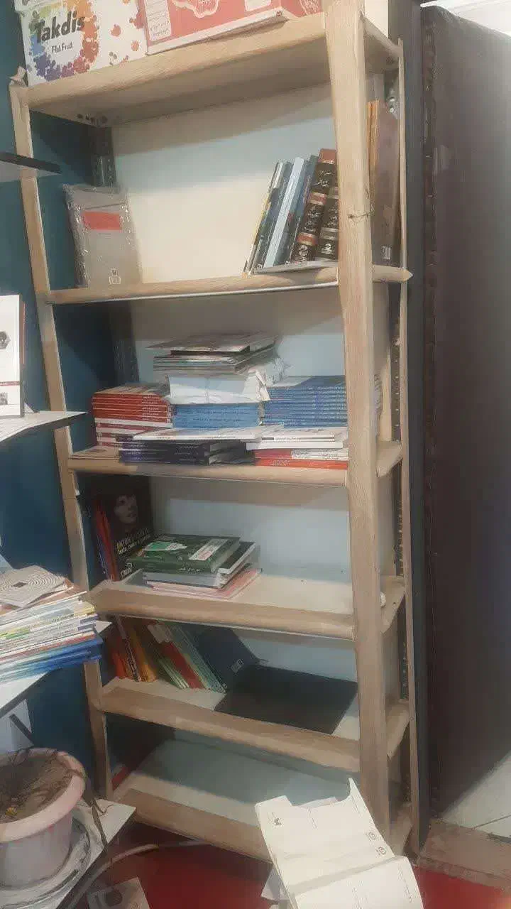 قفسه فلزی 3 مورد|کتابخانه، شلف، قفسه‌های دیواری|تهران, فلسطین (میدان انقلاب)|دیوار
