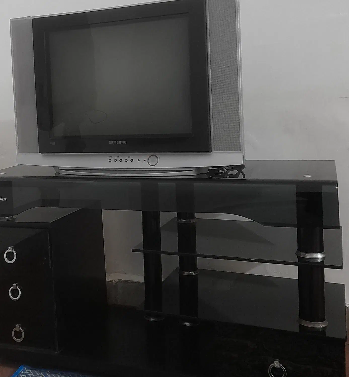 تلویزیون و میز ال سی دی|تلویزیون و پروژکتور|جیرفت, |دیوار