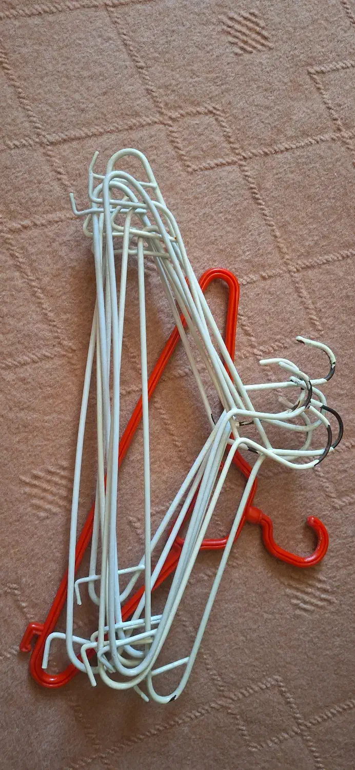 چوب لباسی پلاستیکی نو و فلزی ضخیم|بندرخت و رخت‌آویز|گرگان, |دیوار