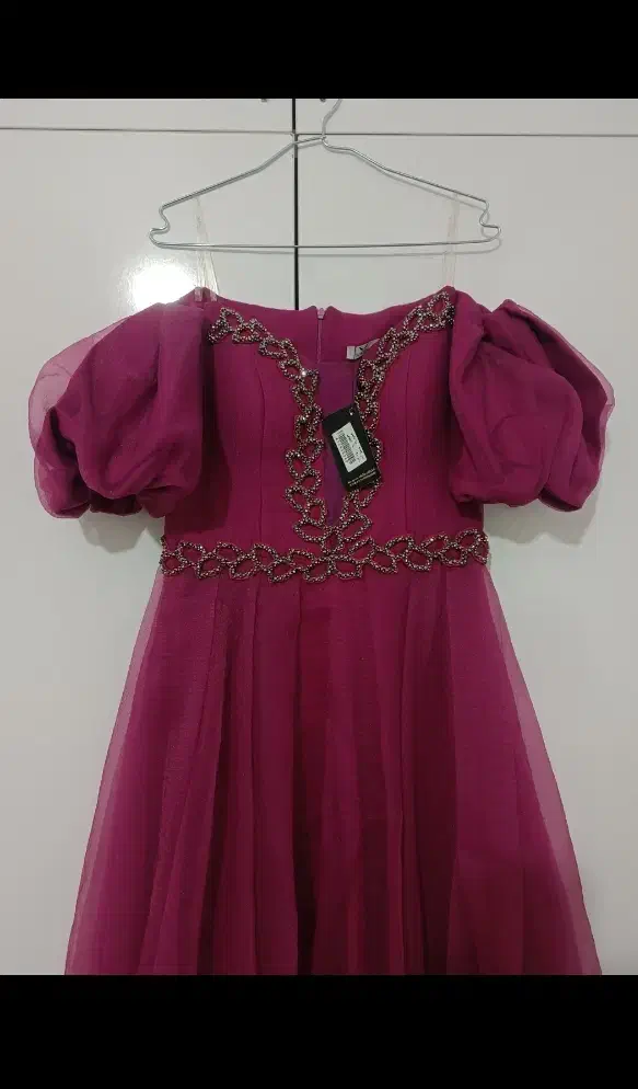 لباس مجلسی نو|لباس|میانه, |دیوار