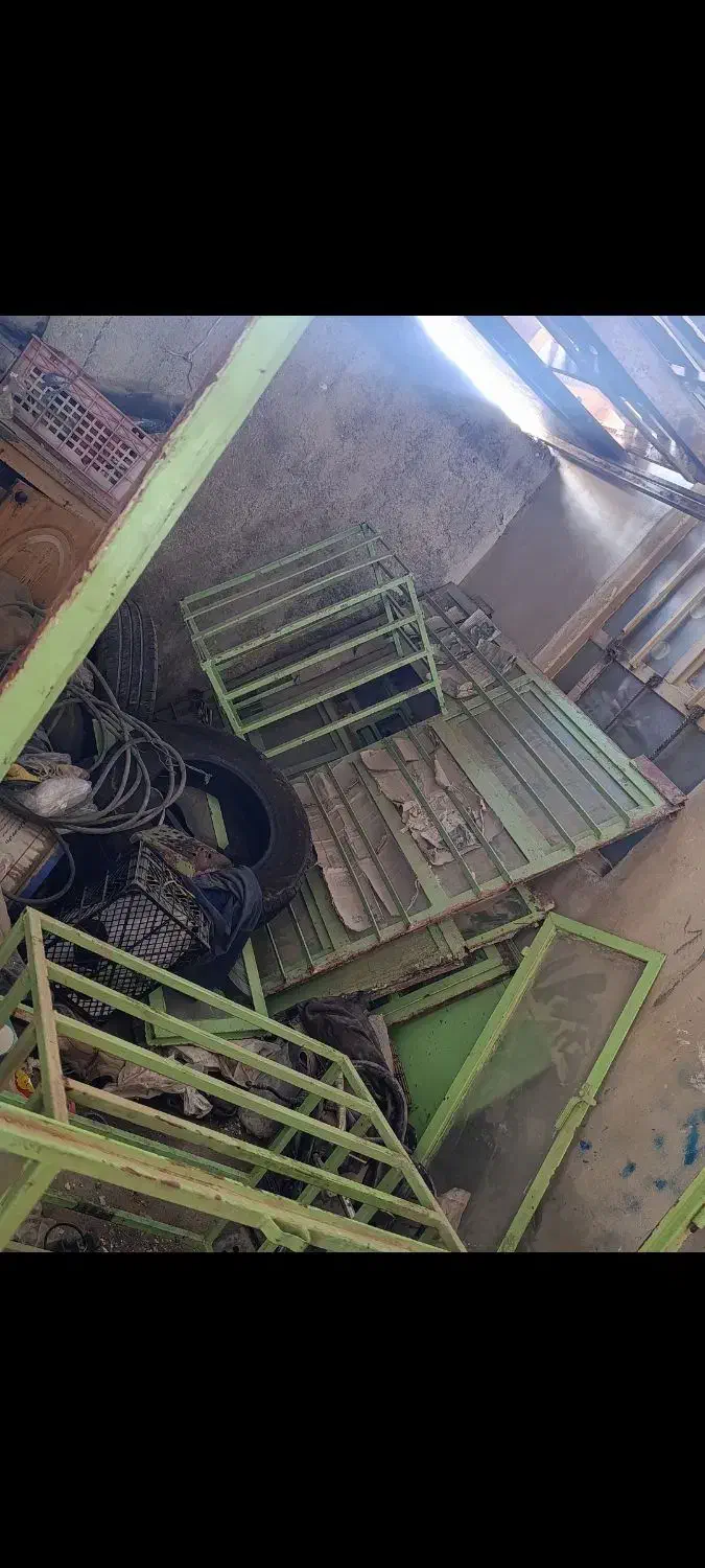 درب و پنجره و جاکلری سالم با شیشه و رنگ شده|حراج|بوشهر, |دیوار