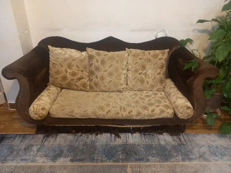 مبل هفت نفره|مبلمان خانگی و میز عسلی|شاهین‌شهر, شهرک گلدیس|دیوار