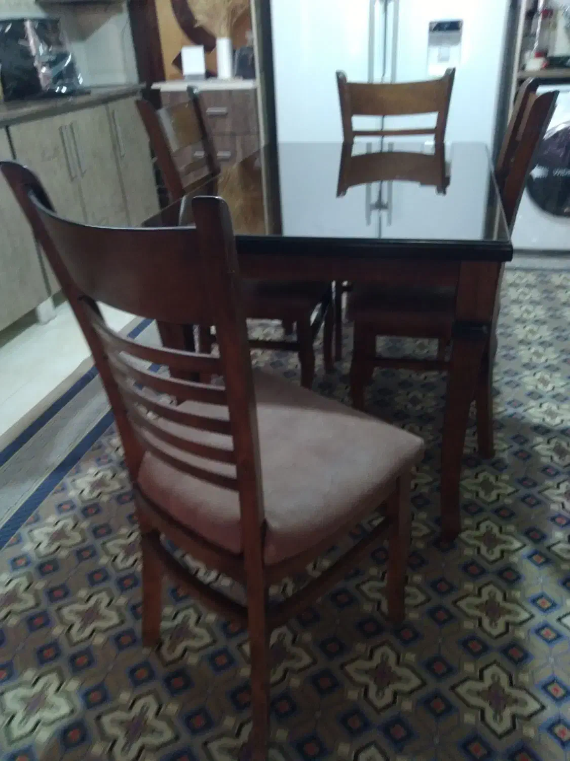 میزناهارخوری ۴ نفره|میز و صندلی غذاخوری|فولادشهر, C5|دیوار