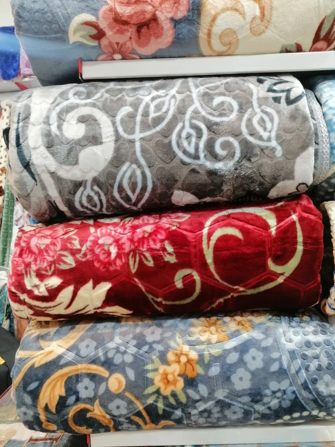 پتو فرش ابریشمی|روفرشی|مشهد, عیدگاه|دیوار