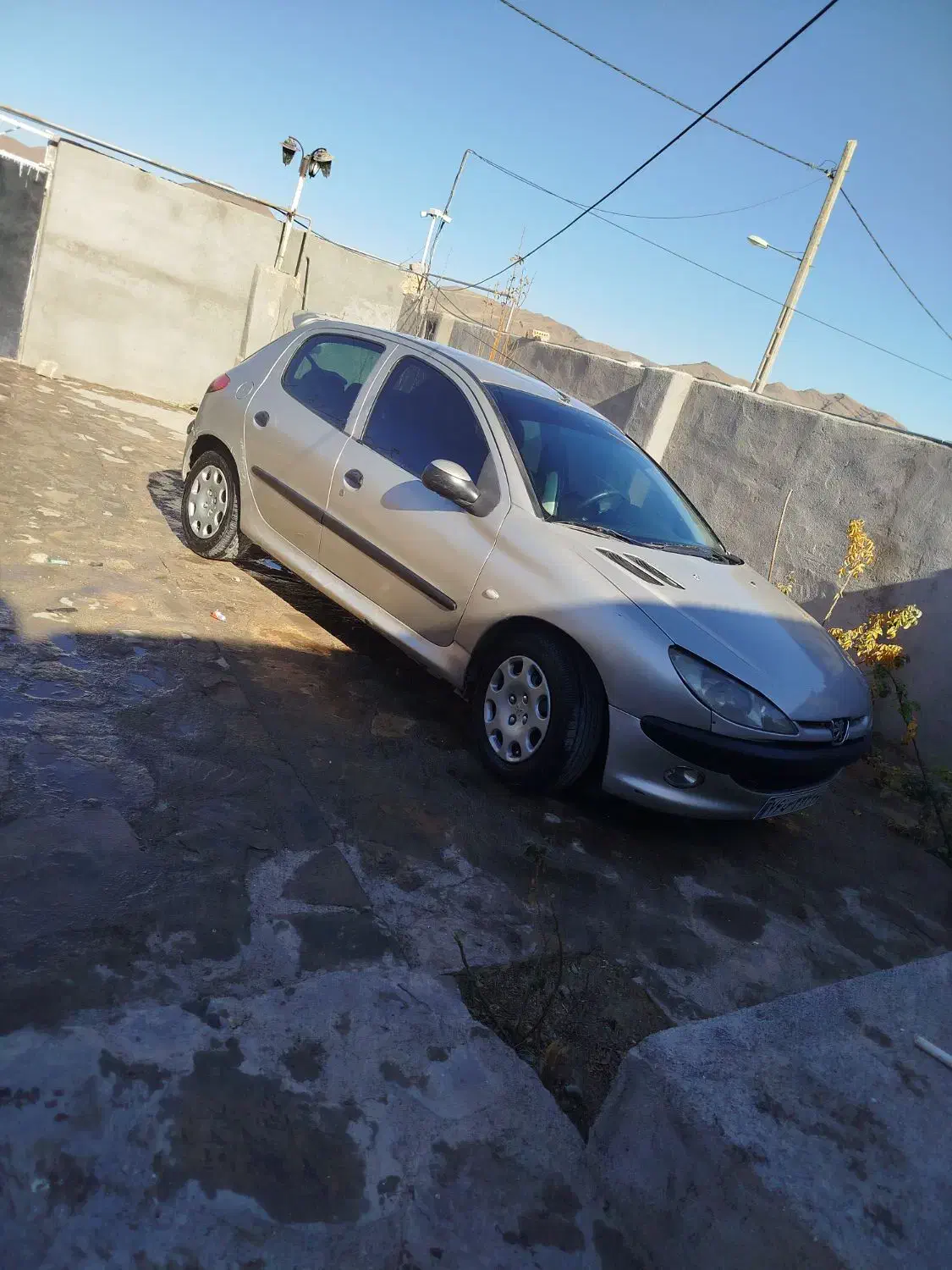 پژو ۲۰۶مدل ۸۱عروسک فروش یا معاوضه باموتور درحد۱۲۰|خودرو سواری و وانت|تربت جام, میان جام|دیوار
