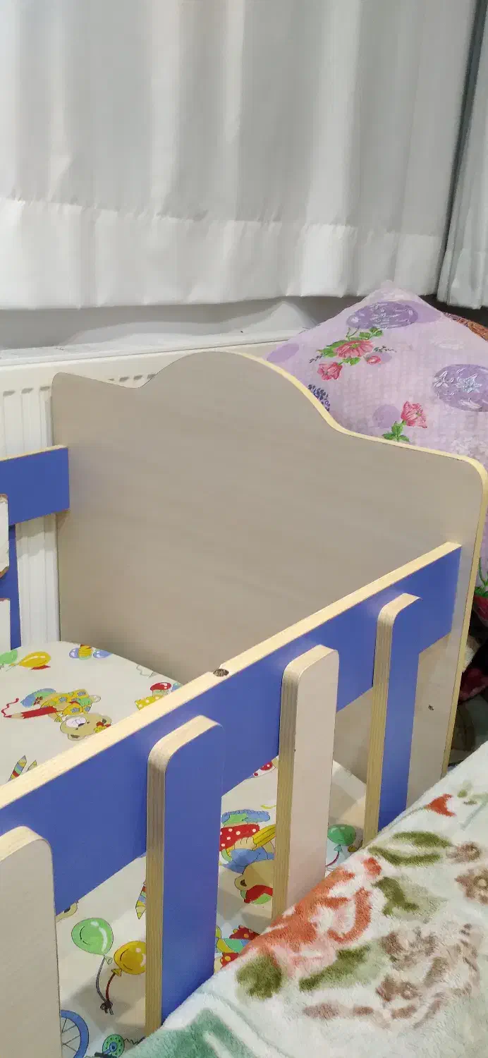 تخت کودک و نوزاد کنار مادر تمیز|تخت و سرویس خواب|مشهد, امیریه|دیوار