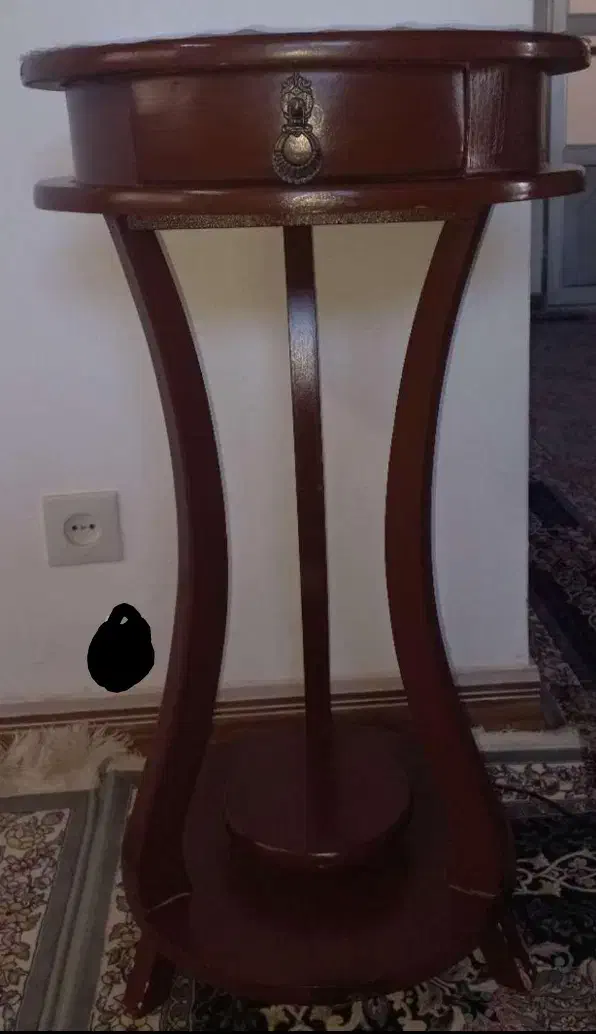 میز تلفن و عکس|میز تلفن|نور, |دیوار