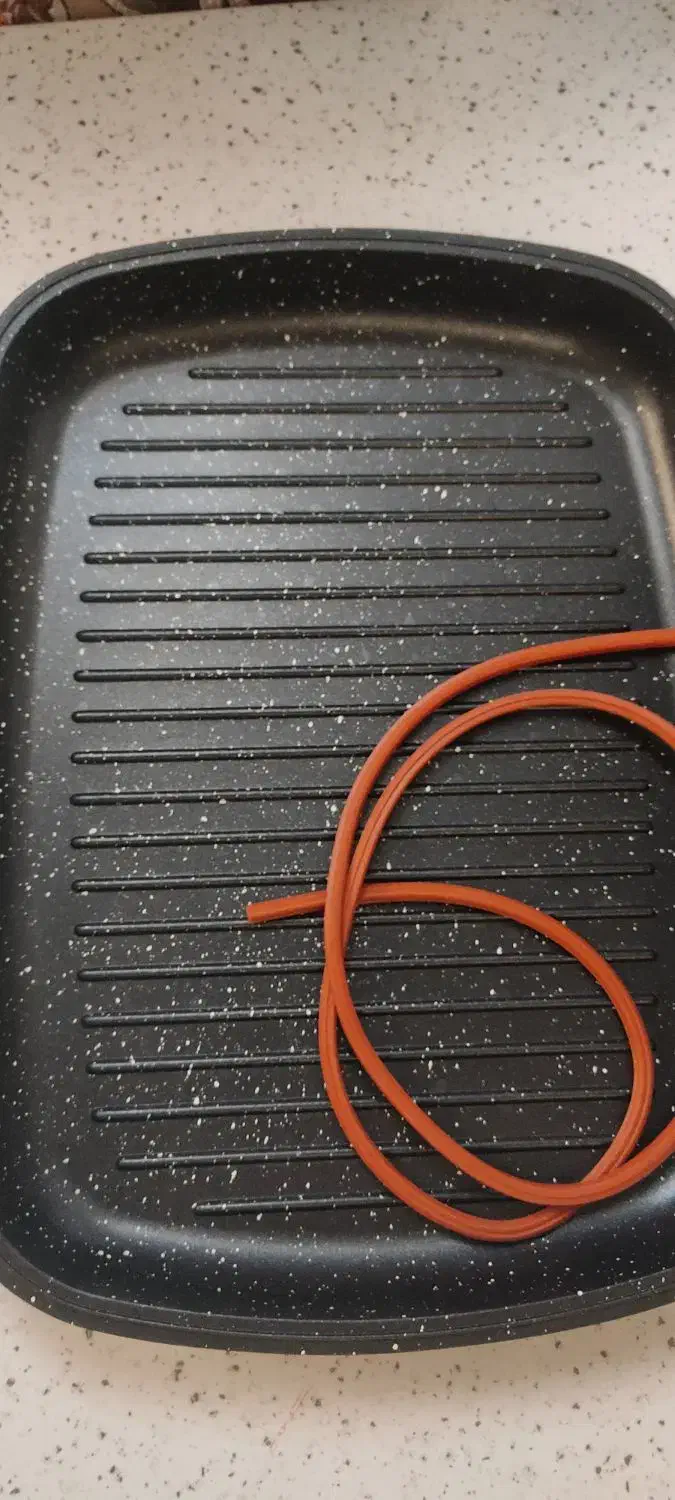 ماهی تابه دوطرفه|ظروف پخت‌وپز|تبریز, |دیوار