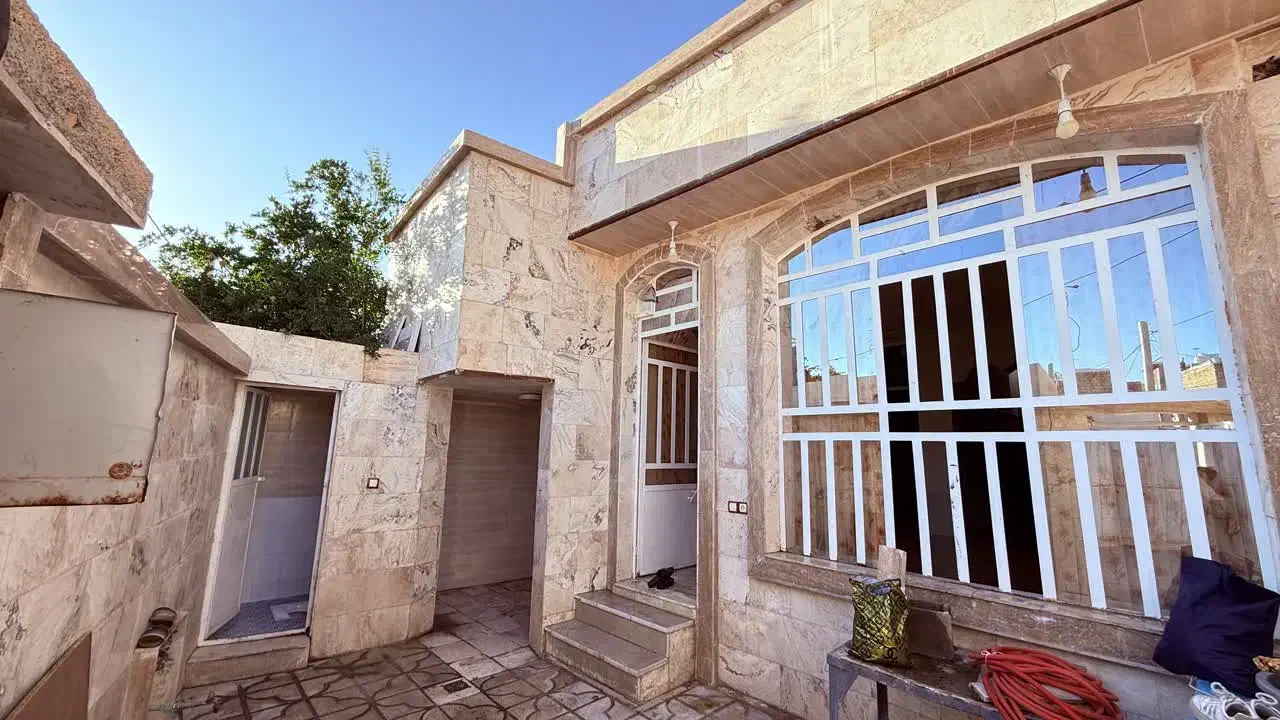 منزل حیاط دار یک خوابه قصر قمشه|فروش خانه و ویلا|شیراز, شهرک قمشه|دیوار