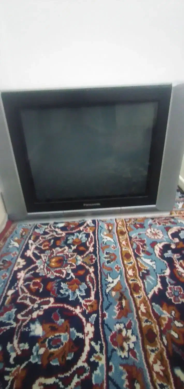 تلویزون ۲ میلیون با یک عدد یخچال فریزر ۷ملیون|تلویزیون و پروژکتور|تایباد, |دیوار