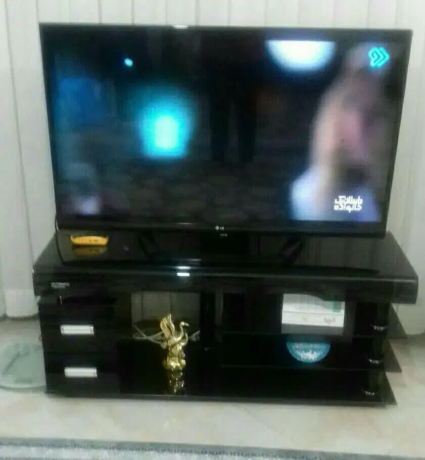 میز تلویزیون شیشه ترک و جا کفشی ام دی اف|جاکفشی، کمد، دراور|بجنورد, |دیوار