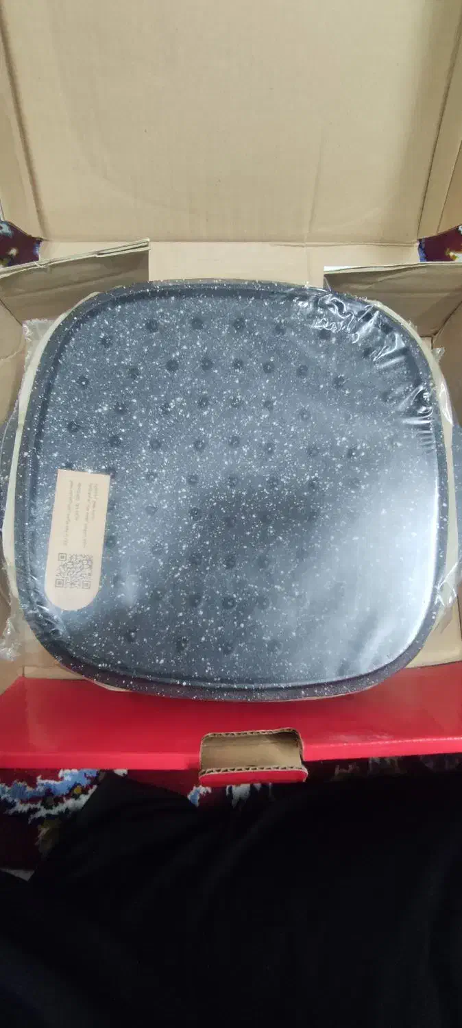 تابه چدن نالینو|ظروف پخت‌وپز|قم, شاه ابراهیم|دیوار