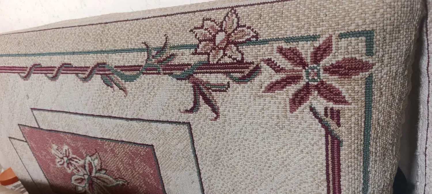 تابلو و پشتی در حد نو فروش فوری|تابلو فرش|قزوین, |دیوار