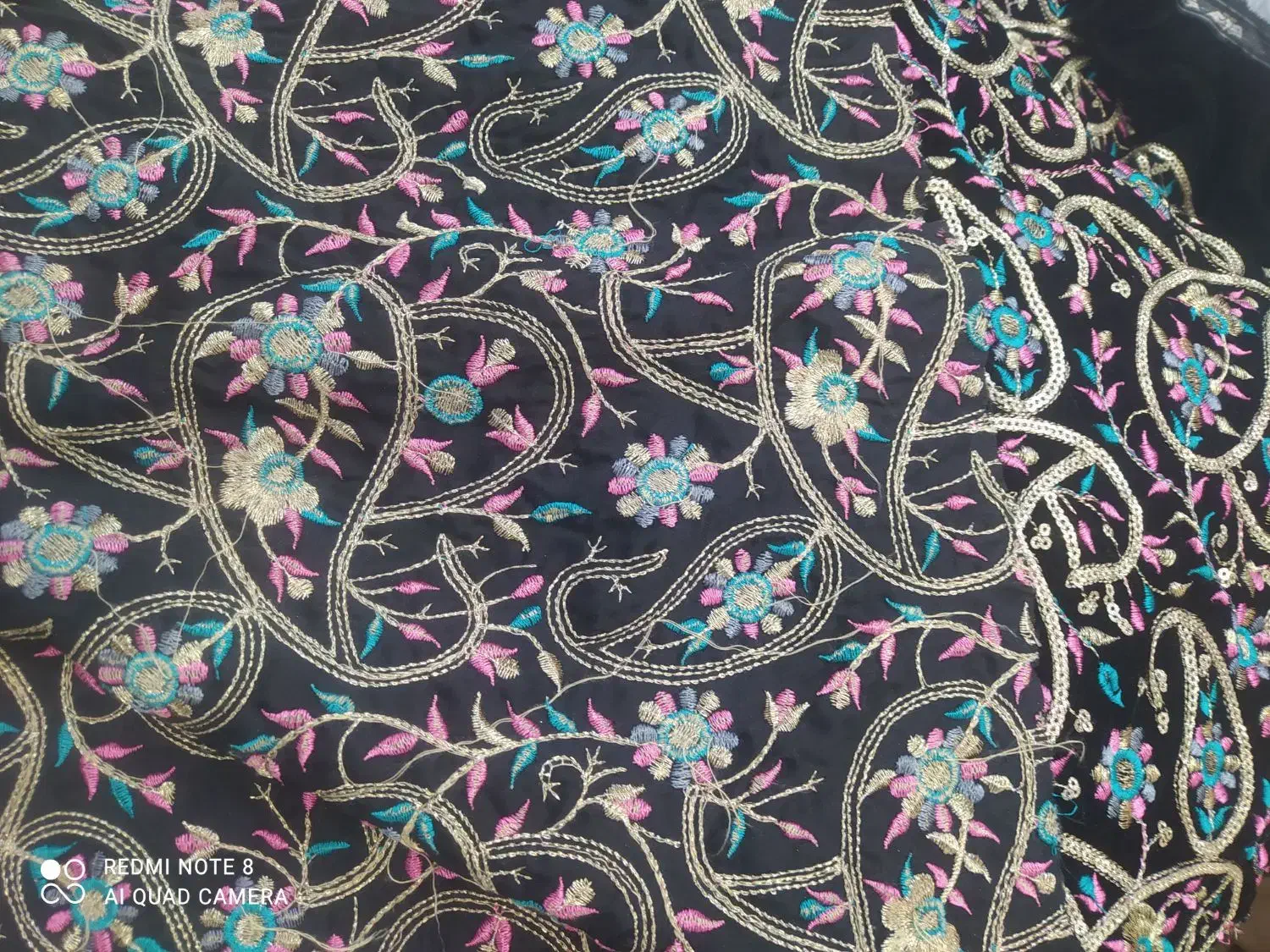 پارچه مخمل|لباس|شیراز, آبیاری|دیوار