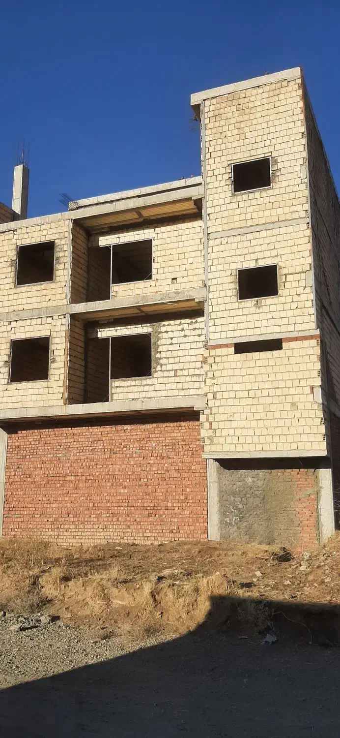 فروش خانه نیمه کاره(قیمت توافقی)|فروش خانه و ویلا|مریوان, |دیوار