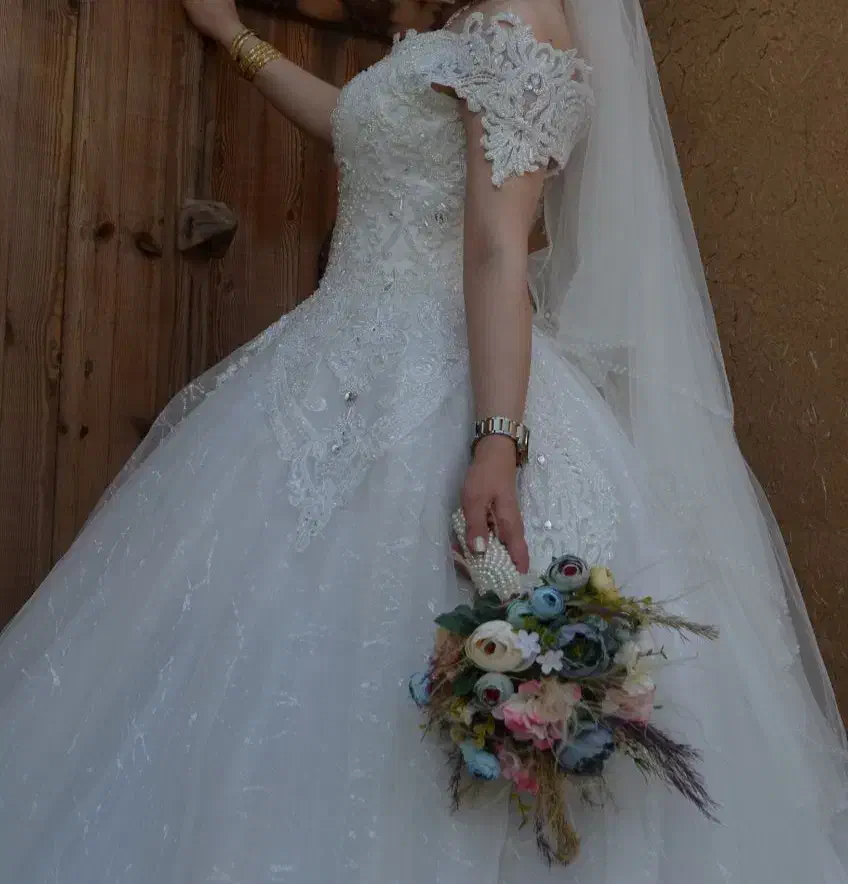 لباس عروس|لباس|نهاوند, |دیوار