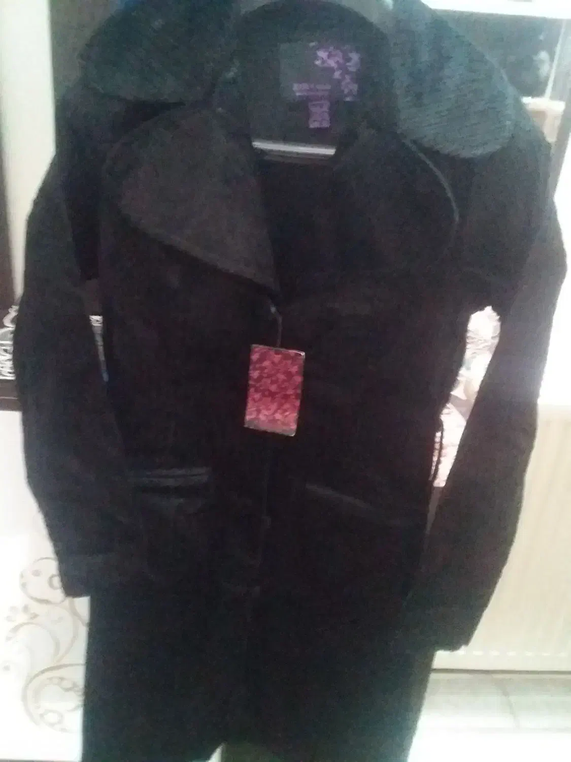 تعدادی لباس|لباس|قم, نوبهار|دیوار