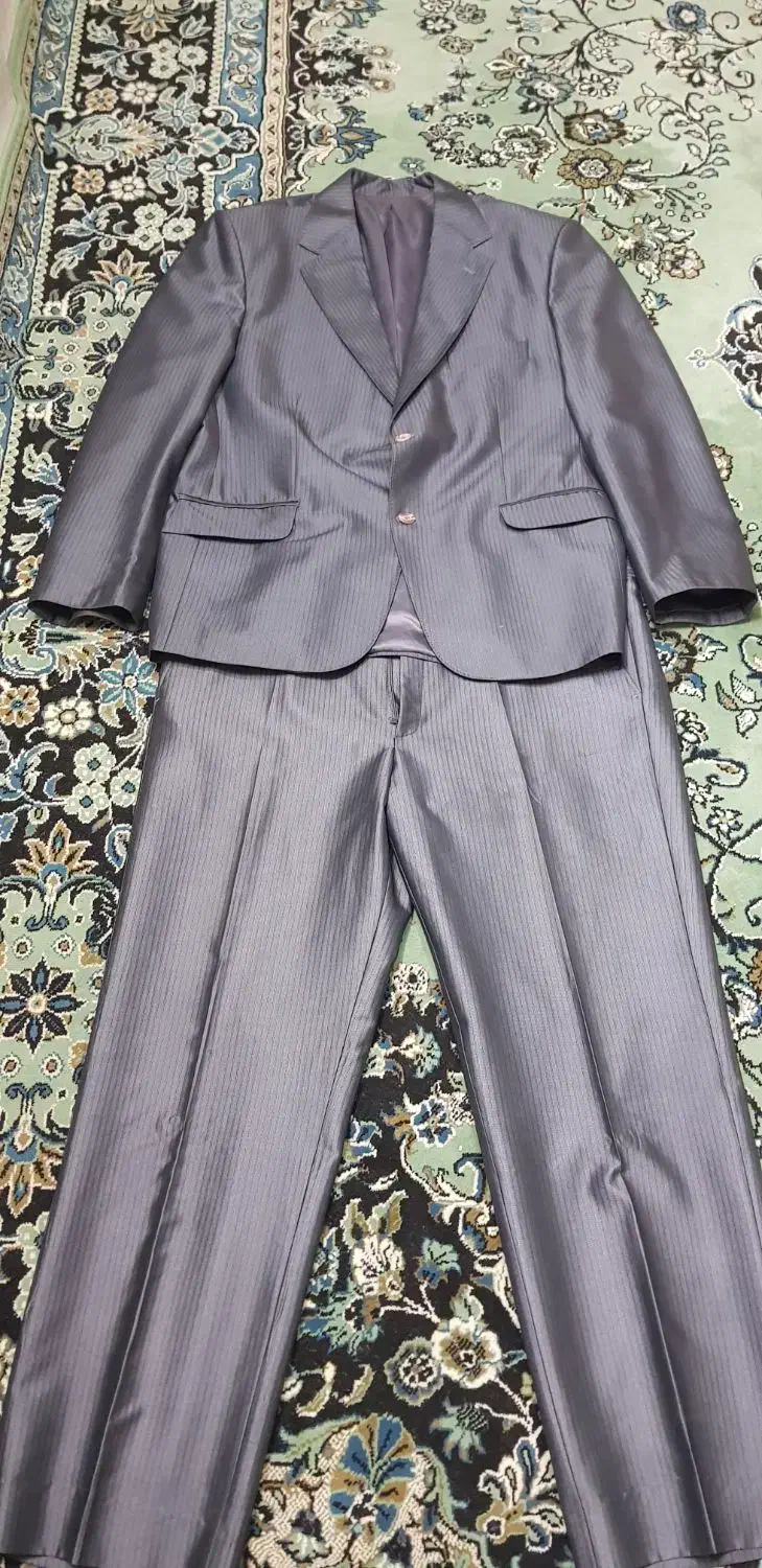 کت و شلوار فرشی|لباس|رودهن, |دیوار