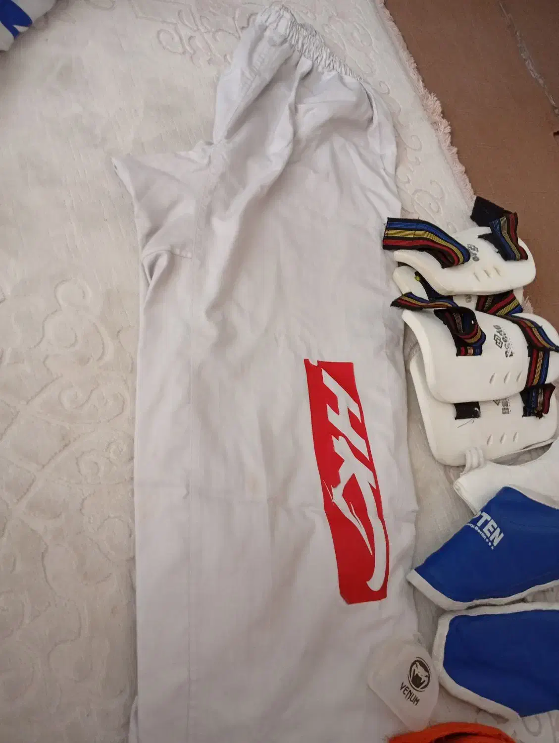 لباس باشگاه با وسایل کامل ومجهز|لباس|محمدیه-قزوین, |دیوار