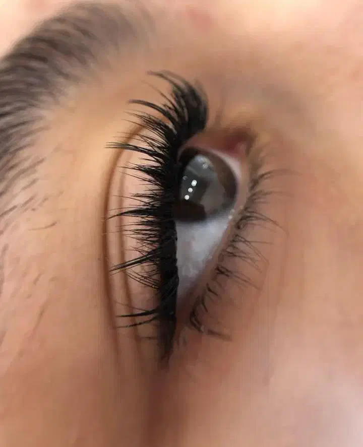 مدل برای کاشت خط چشمی|خدمات آرایشگری و زیبایی|رشت, گلسار|دیوار