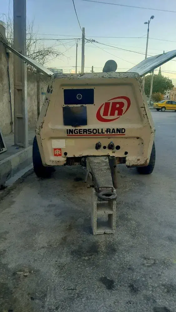 کمپرسور جهت حفر چاه آب و...|ماشین‌آلات صنعتی|بوانات, |دیوار