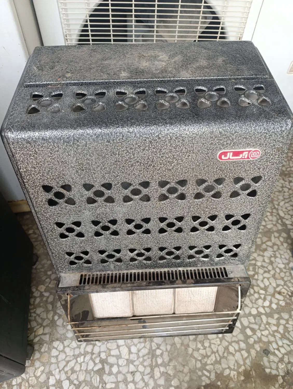 تعمییر انواع بخاری و آبگرمکن برقی گازی نفتی|خدمات پیشه و مهارت|برازجان, |دیوار