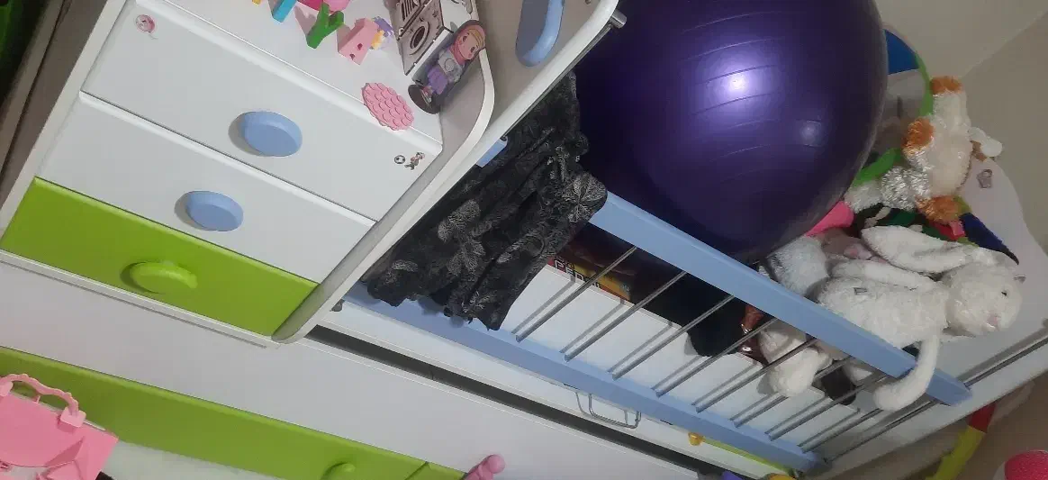 تخت کودک نوجوان|تخت و صندلی بچه|اصفهان, شیخ اشراق|دیوار