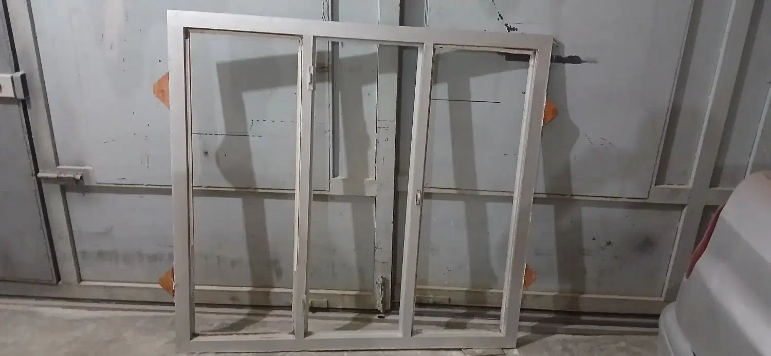 پنجره آلومینیومدوجداره باشیشه ویک عددپنجره آهنی|مصالح و تجهیزات ساختمان|لردگان, |دیوار