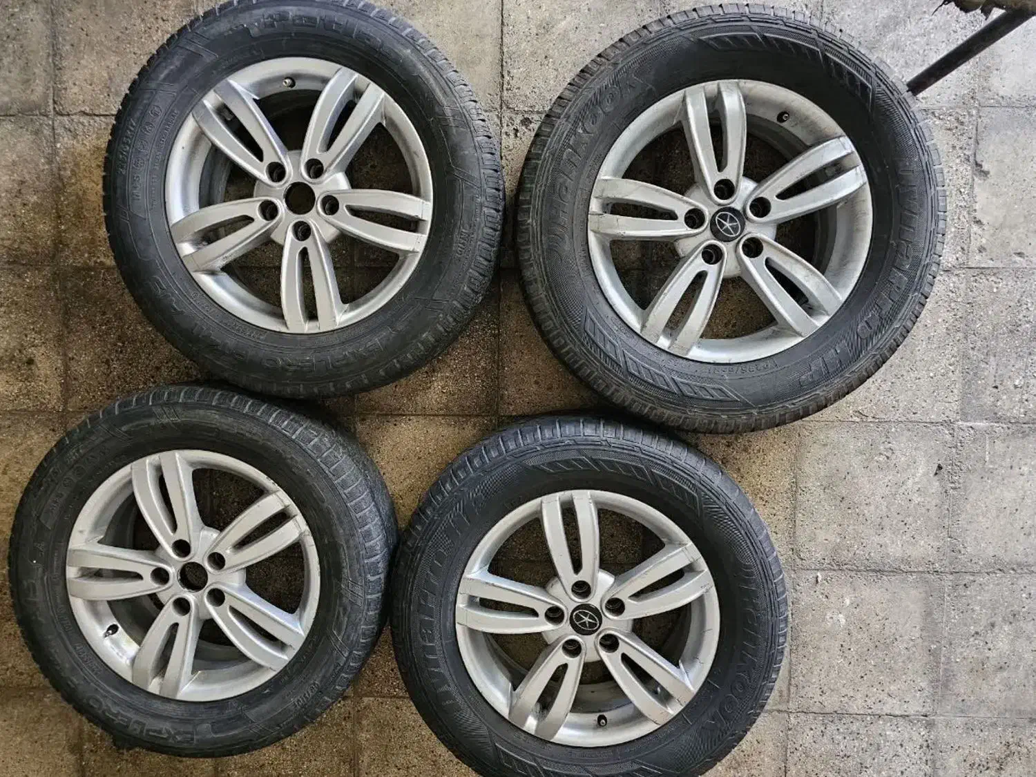 رینگ و لاستیک جک s5|قطعات یدکی و لوازم جانبی|قم, علی آباد سعدگان|دیوار