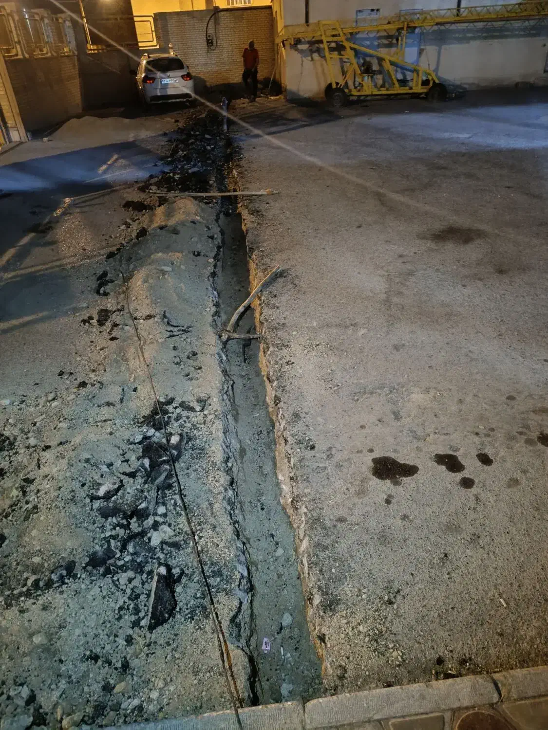 تخریب اولین گام‌سازه‌‌بتن‌درهرعیاروشیارزدن‌‌ و...|خدمات پیشه و مهارت|نجف‌آباد, جامی|دیوار