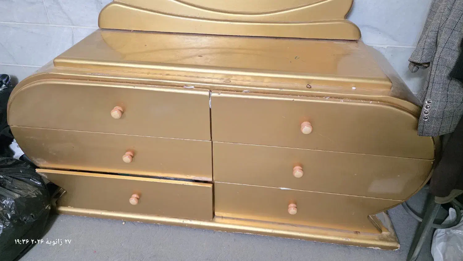 میز آرایشی (دراور و آینه)|بوفه، ویترین، کنسول|یزد, |دیوار