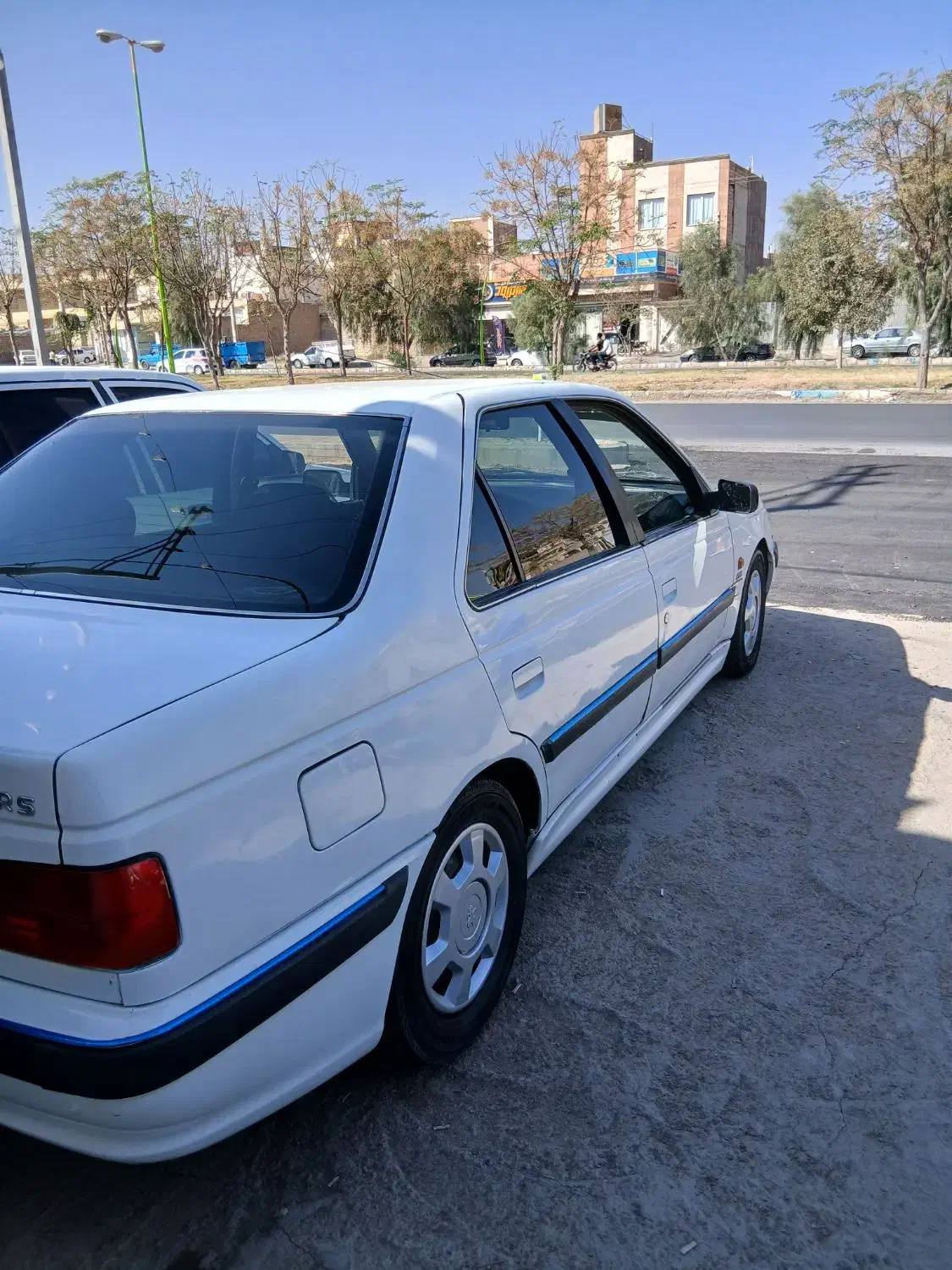 پژو پارس|خودرو سواری و وانت|کاشان, باهنر|دیوار