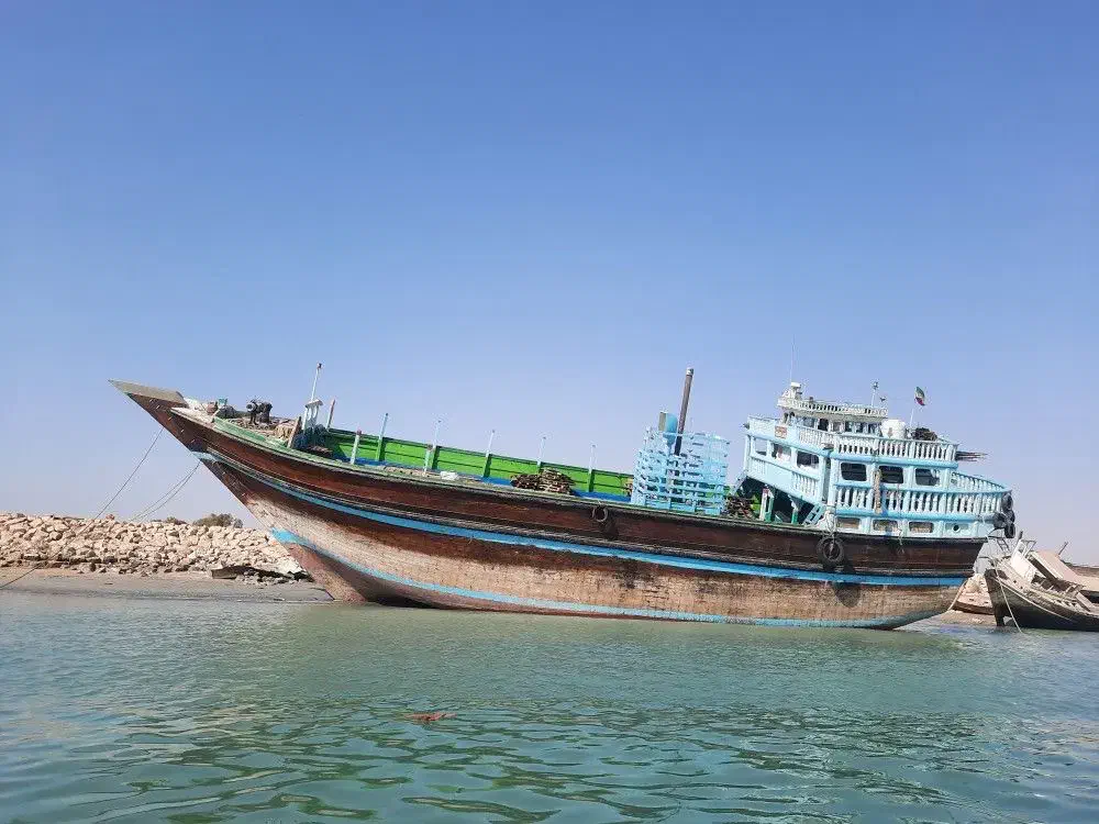 لنج درحال بارگیری دبی|خدمات حمل و نقل|بندر گناوه, |دیوار