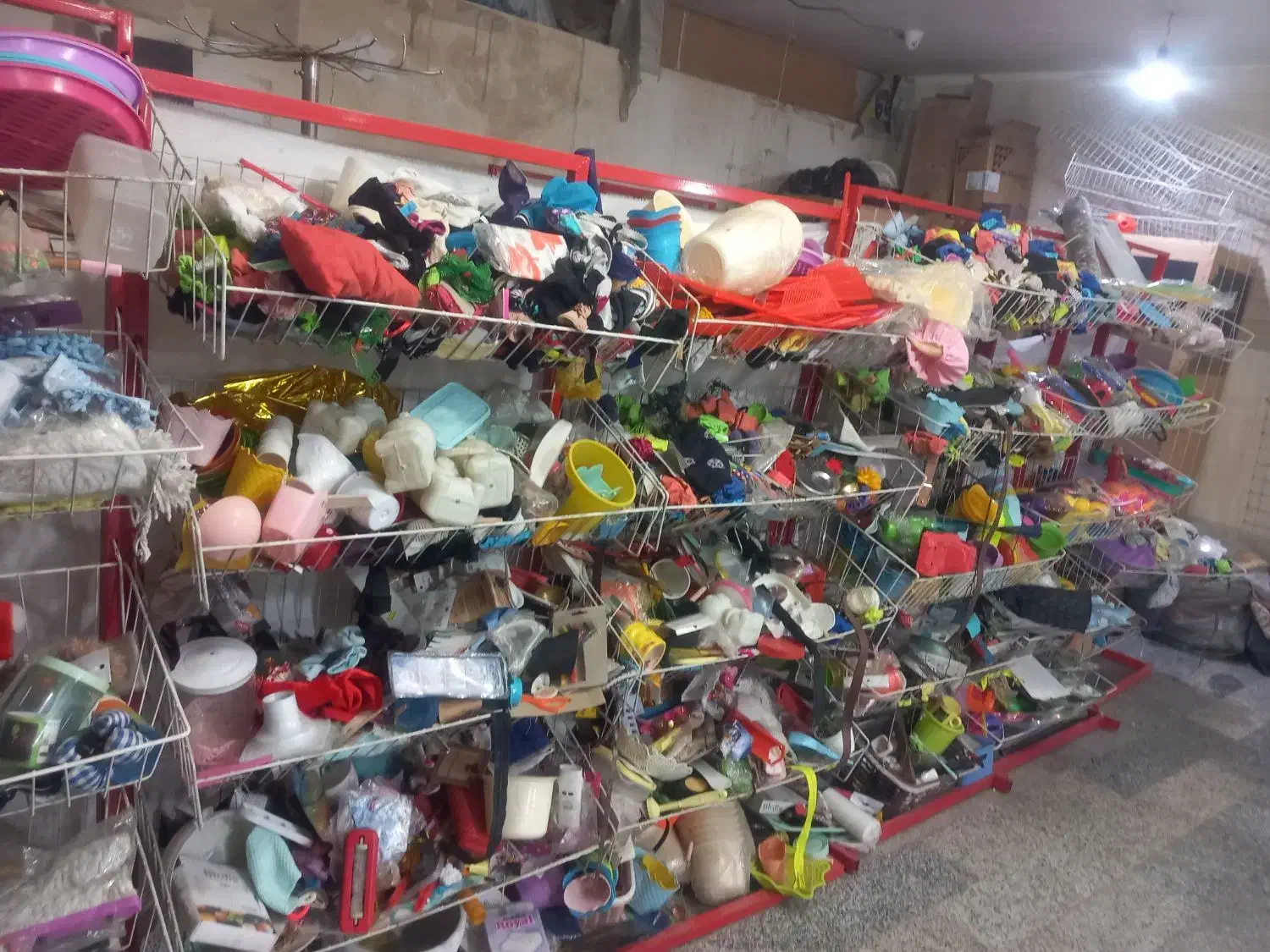 حراج بدلیل جمع کردن مغازه|ظروف نگهدارنده، پلاستیکی، یک‌بارمصرف|نسیم‌شهر, |دیوار