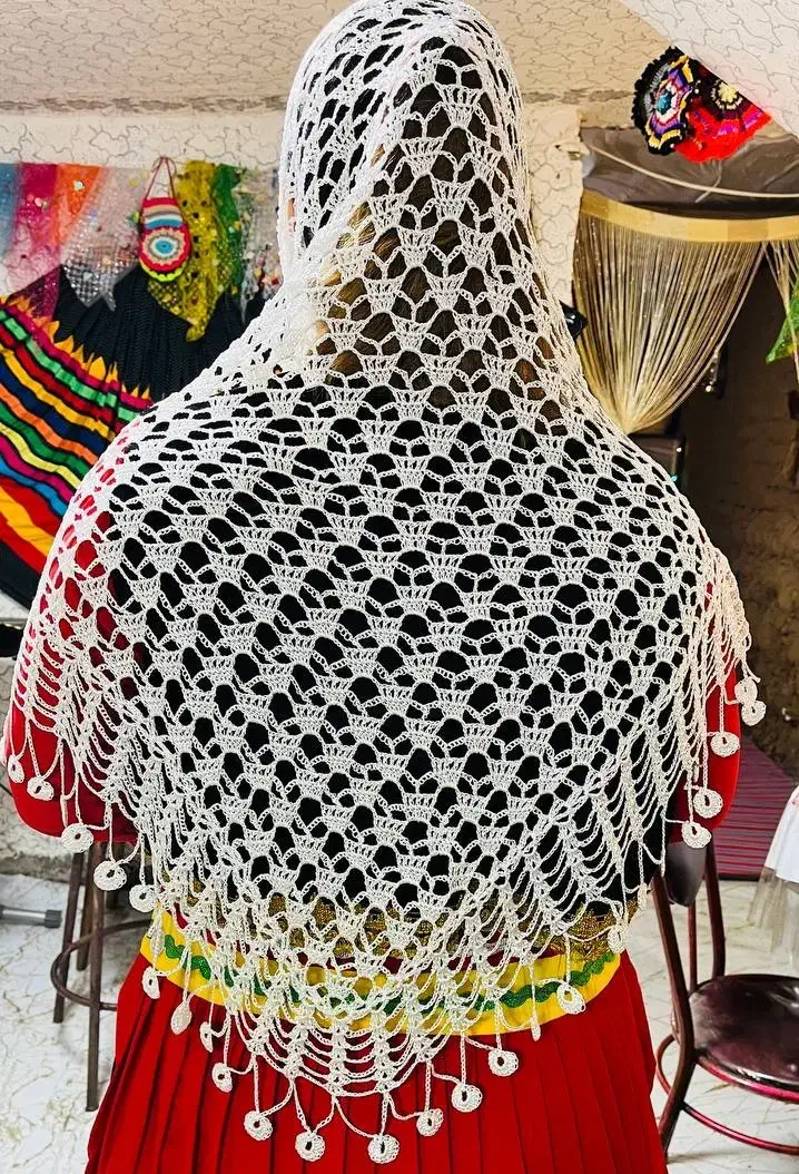 روسری محلی|لباس|کلاچای, |دیوار