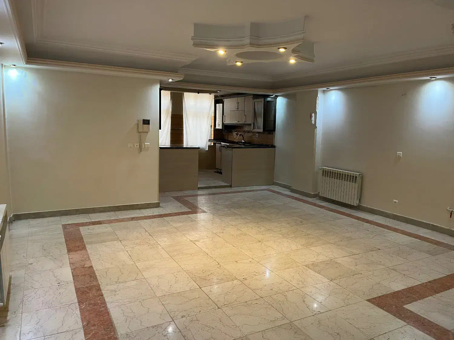 ۷۵ متر/حیلط خلوت/پارکینگ/پیروزی خ زینتی افخم