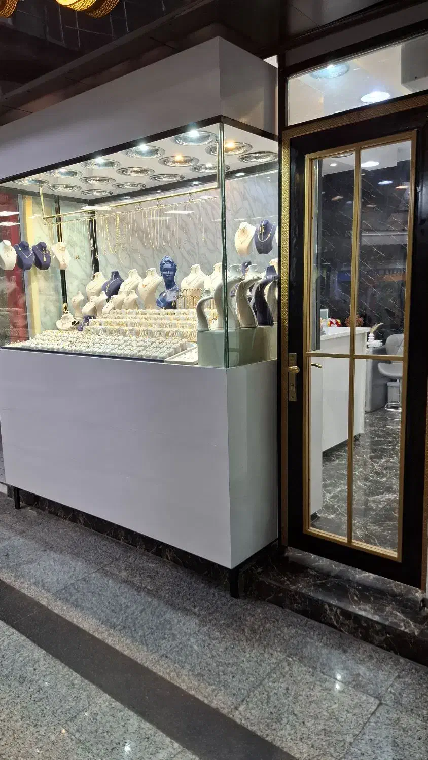 فروش طلا فروشی در بهترین نقطه،بازار رشت|فروش مغازه و غرفه|رشت, بازار|دیوار