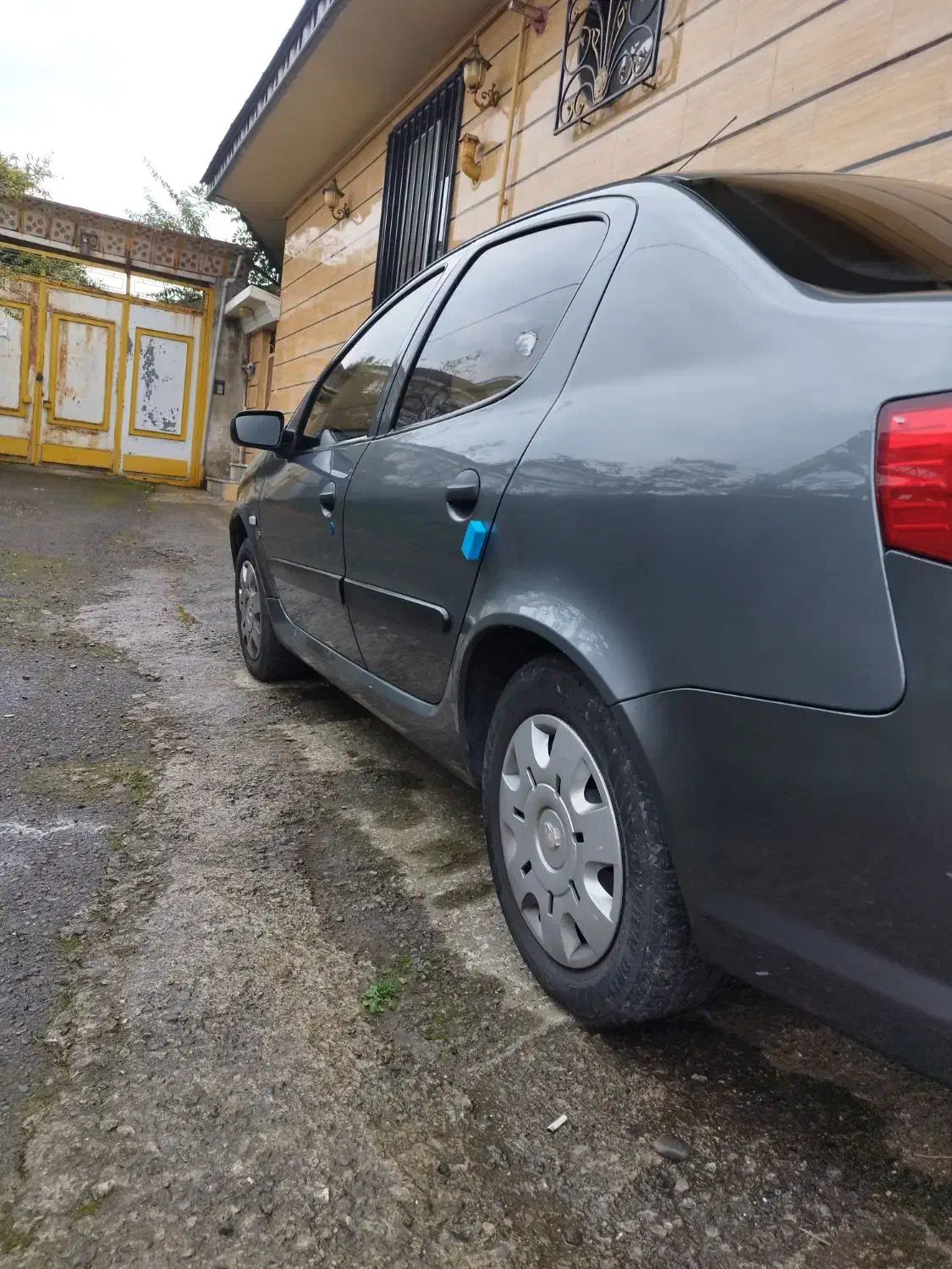 رانا 98بی رنگ|خودرو سواری و وانت|رشت, فلسطین|دیوار