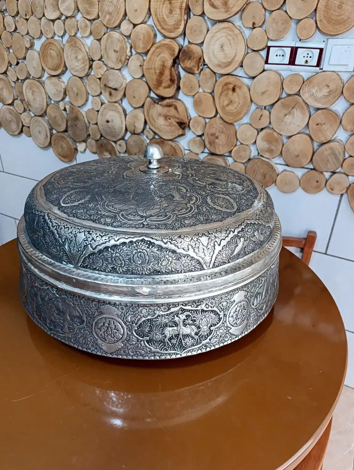 ظرف تمام قلم|کلکسیون اشیاء عتیقه|بن, |دیوار