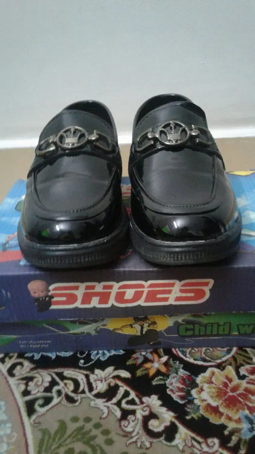 کفش ورنی سایز ۳۳|کفش و لباس بچه|ری, شهادت|دیوار