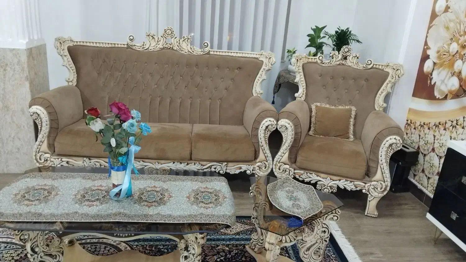 یک دست مبل ۷نفره سالم|مبلمان خانگی و میز عسلی|فومن, |دیوار