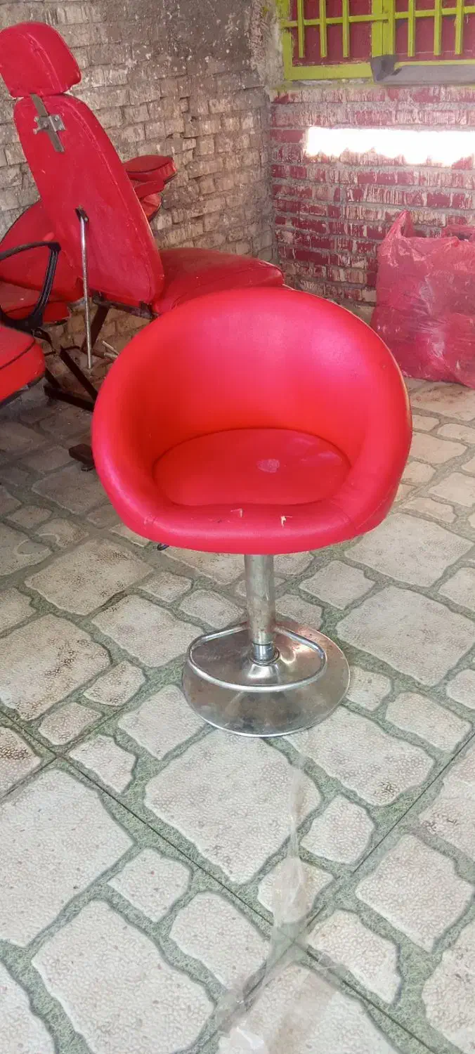 صندلی سه تیکه مناسب آرایشگاه تمیز روکش چرم|آرایشگاه و سالن‌های زیبایی|کارون, |دیوار