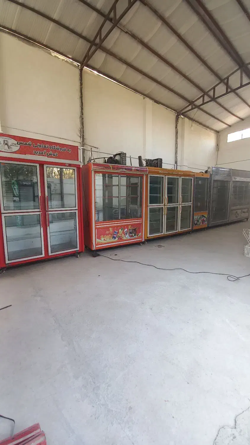 تعدادی یخچال ایستاده//قصابی کبابی سوپری//فروشی|فروشگاه و مغازه|ماهدشت, |دیوار