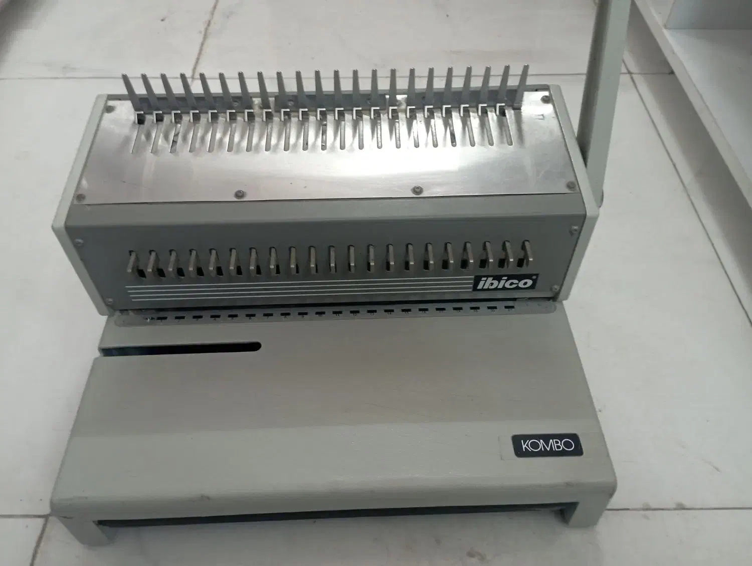 دستگاه پانچ و سیمی کتاب|لوازم التحریر|گنبد کاووس, |دیوار