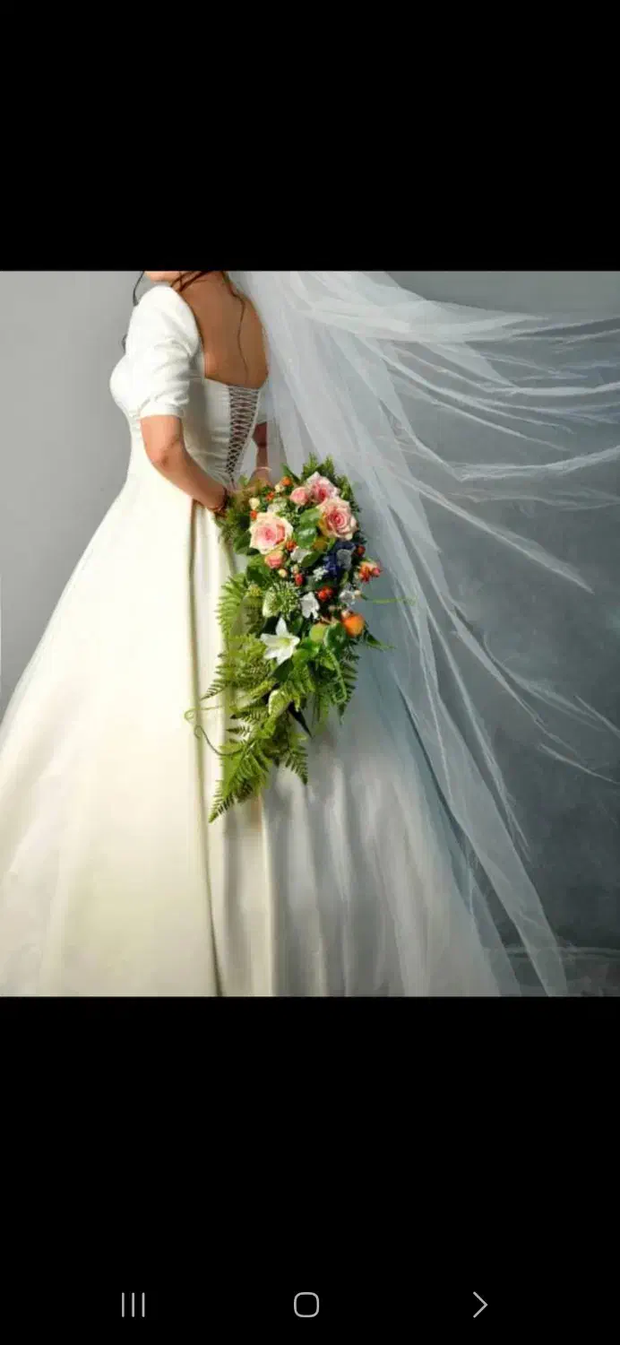 لباس عروس و دسته گل مصنوعی|لباس|گرگان, |دیوار