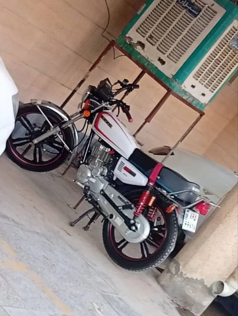 موتورهوندا ۲۰۰|موتورسیکلت|پرند, فاز ۴|دیوار